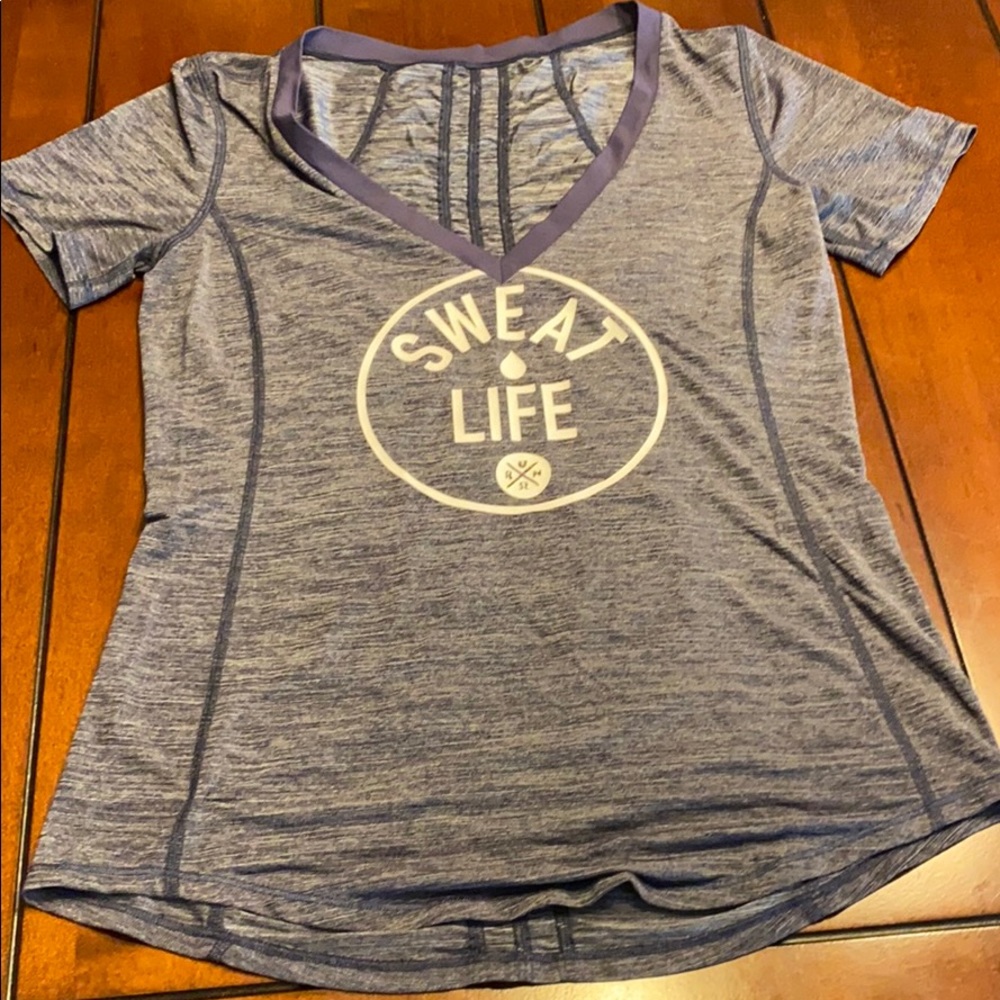 Lululemon tee